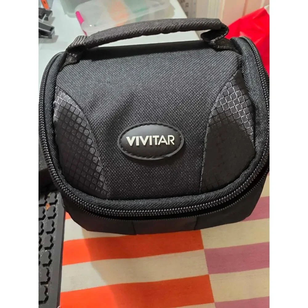 Vivitar Popsnap Compact Digital Camera w/Carry Bag